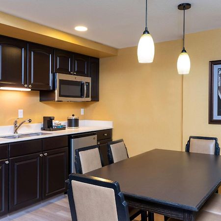 Hampton Inn Holland Esterno foto
