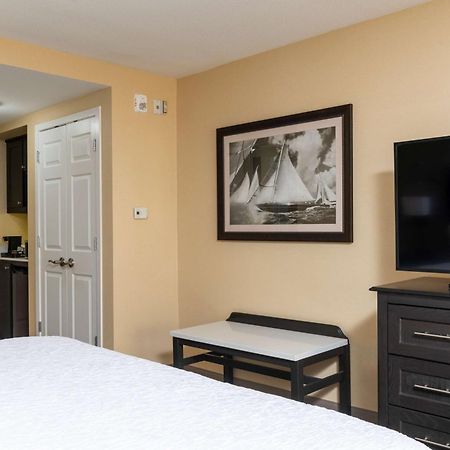 Hampton Inn Holland Esterno foto