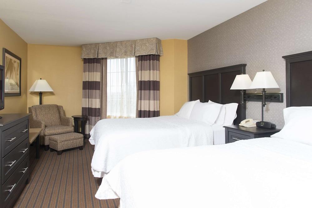Hampton Inn Holland Esterno foto