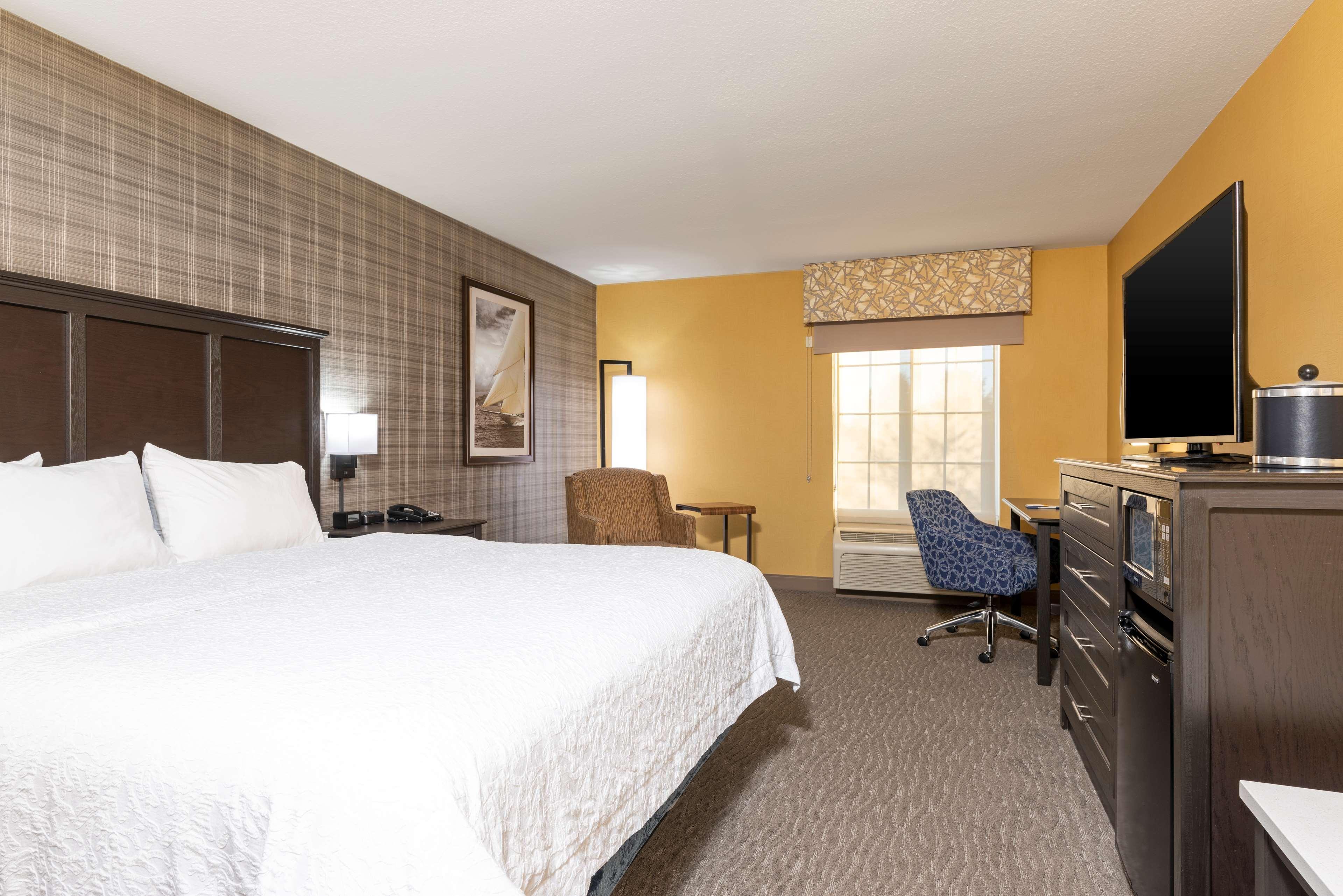 Hampton Inn Holland Esterno foto