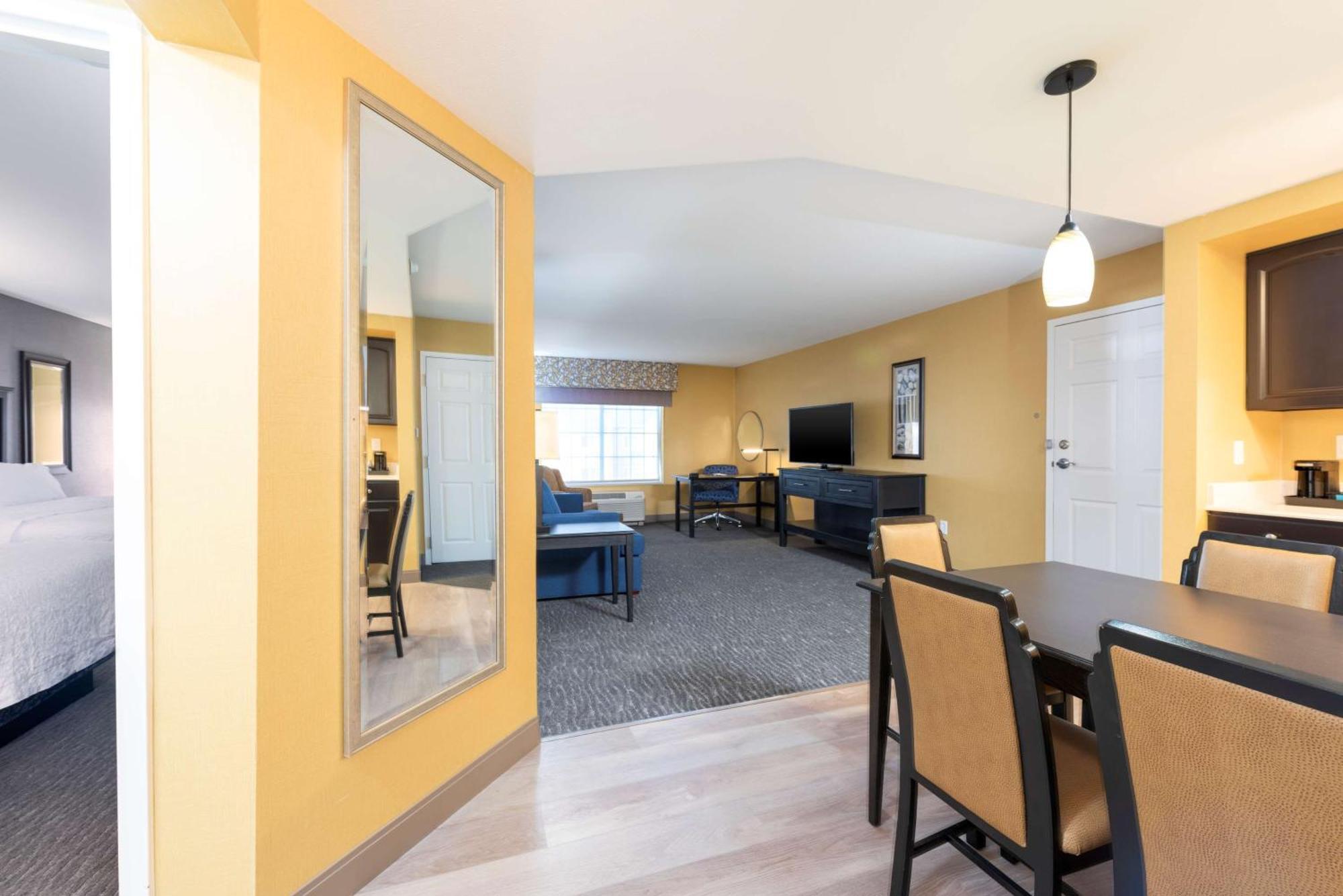 Hampton Inn Holland Esterno foto