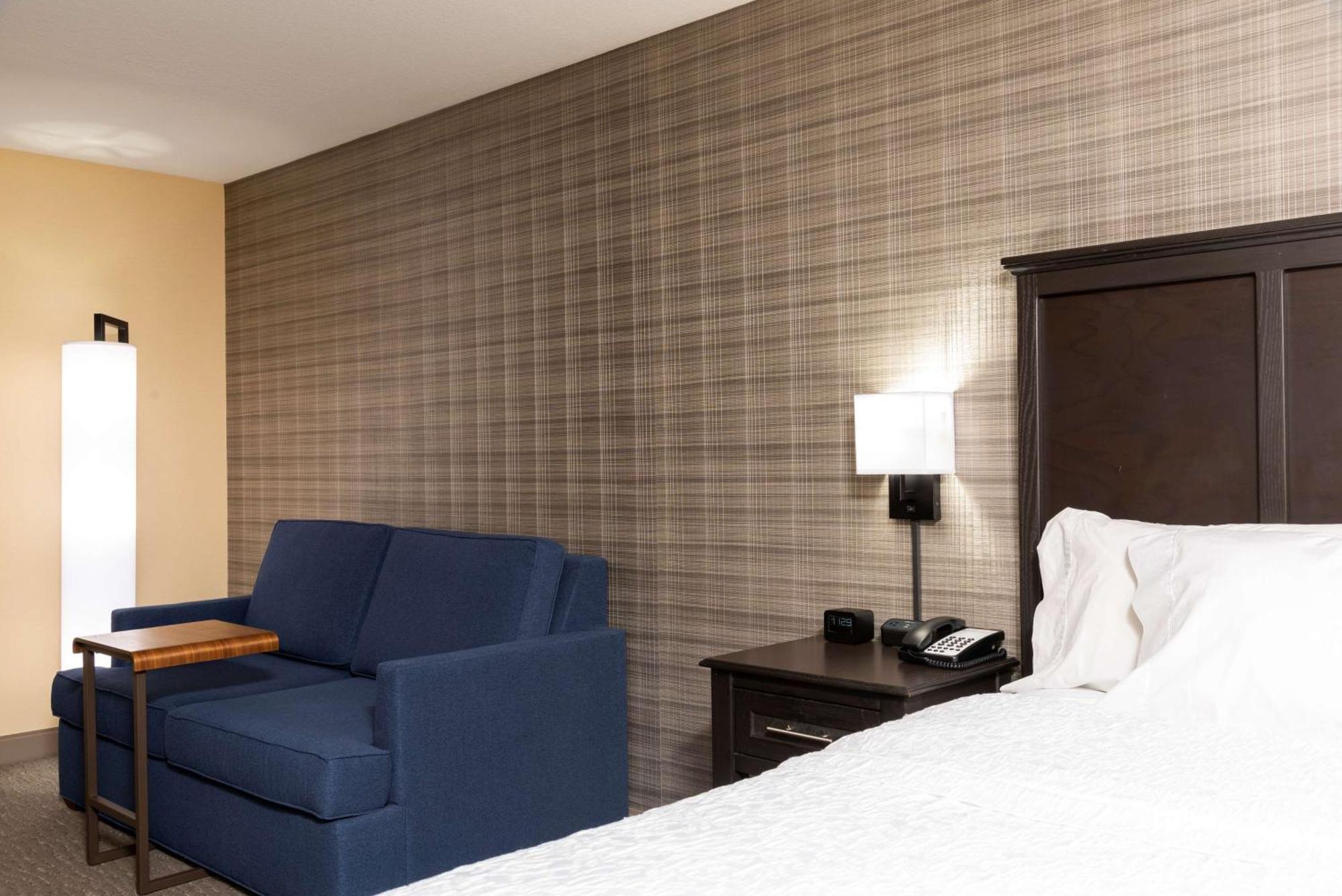 Hampton Inn Holland Esterno foto