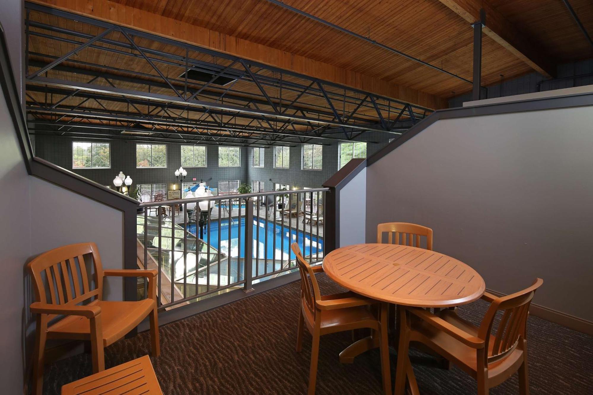 Hampton Inn Holland Esterno foto