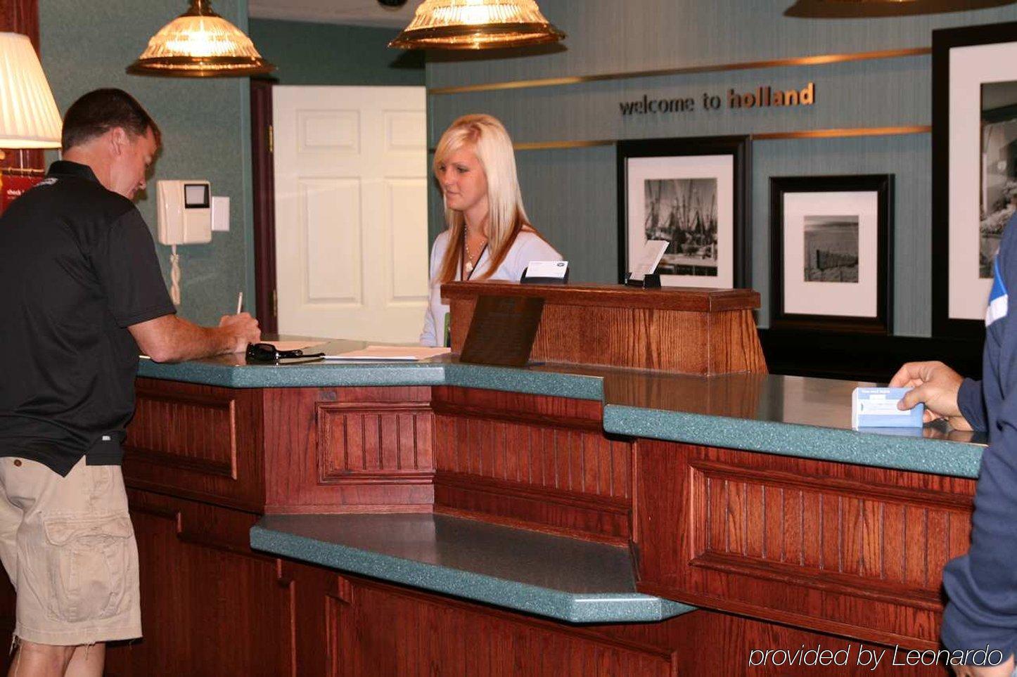 Hampton Inn Holland Interno foto