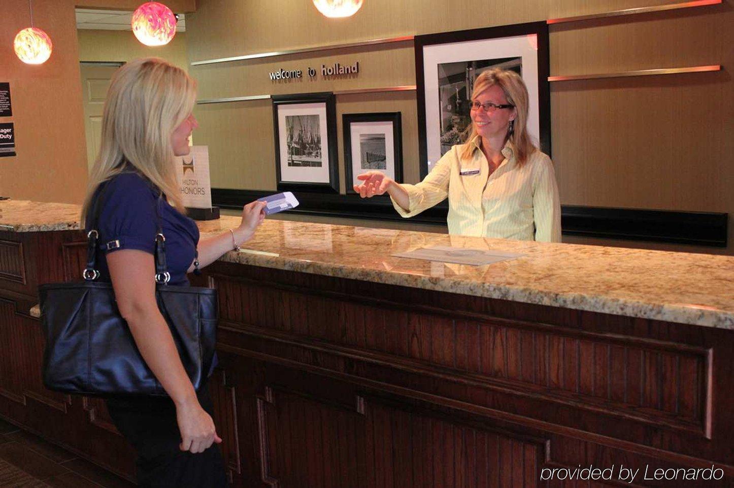 Hampton Inn Holland Interno foto